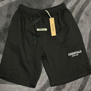NWT Men’s Large FOG Essentials Shorts